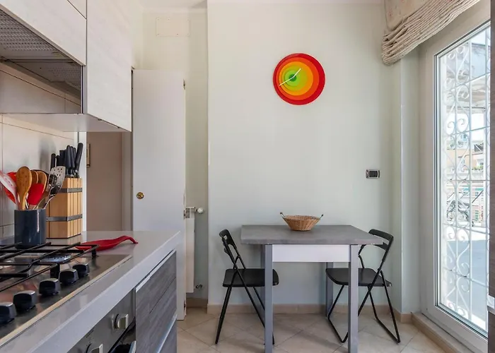 Guesthost - Sunny Terrace In Piazza Bologna Apartment Rom