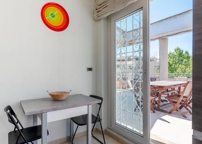 Apartment Guesthost - Sunny Terrace In Piazza Bologna *