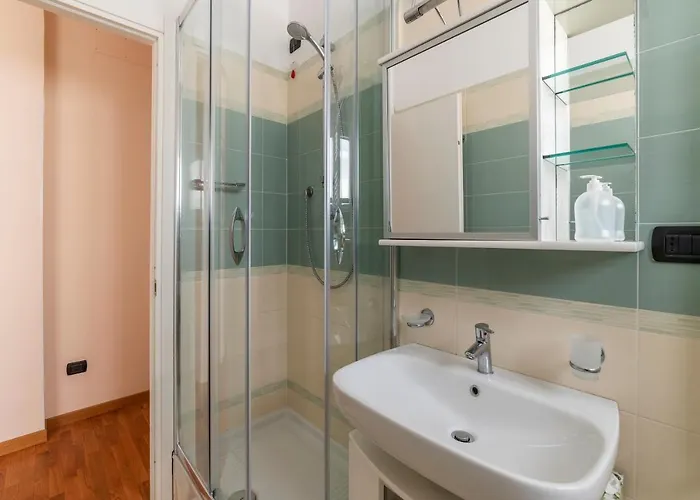 Guesthost - Sunny Terrace In Piazza Bologna Apartment Rom