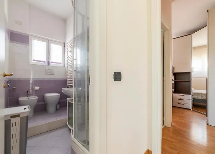 Apartment Guesthost - Sunny Terrace In Piazza Bologna